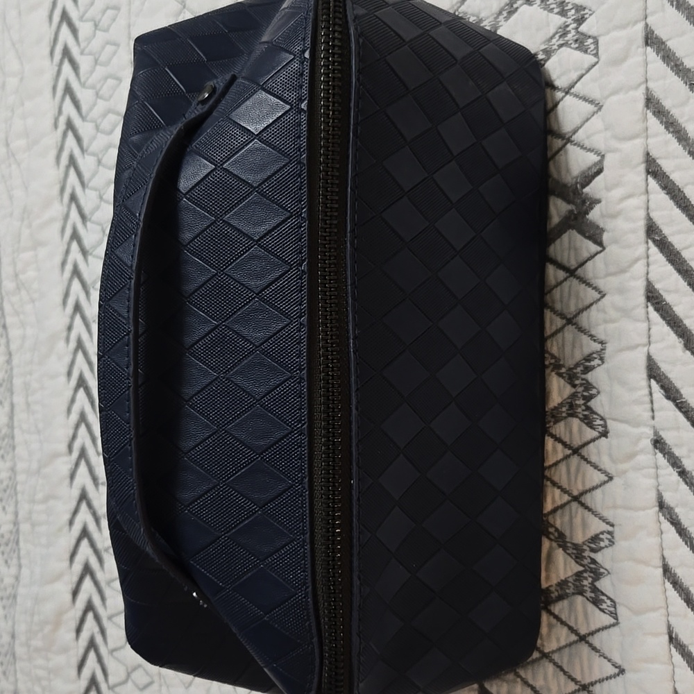 Elegant Navy Blue Travel Bag